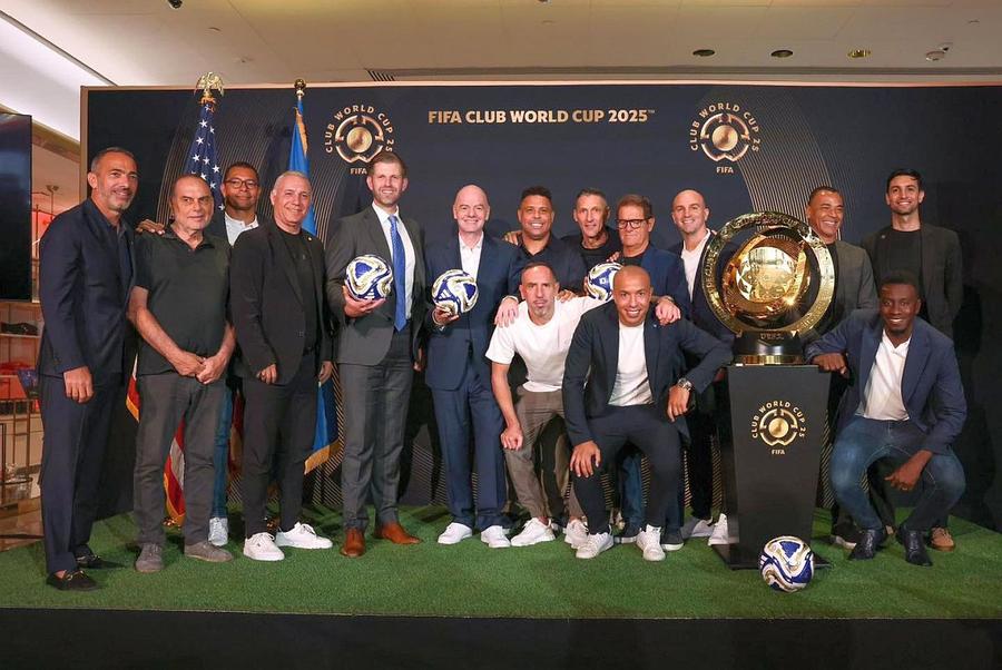 Stoichkov, Ronaldo, Gianni Infantino și un fost jucător al FCSB-ului au inaugurat un birou FIFA în clădirea lui Donald Trump