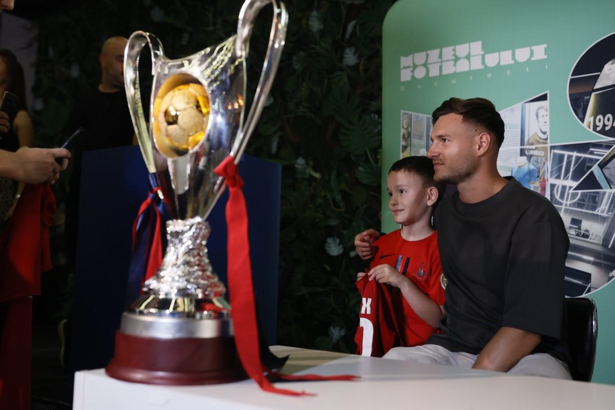 FCSB, conferință de presă și sesiune de autografe la Muzeul Fotbalului