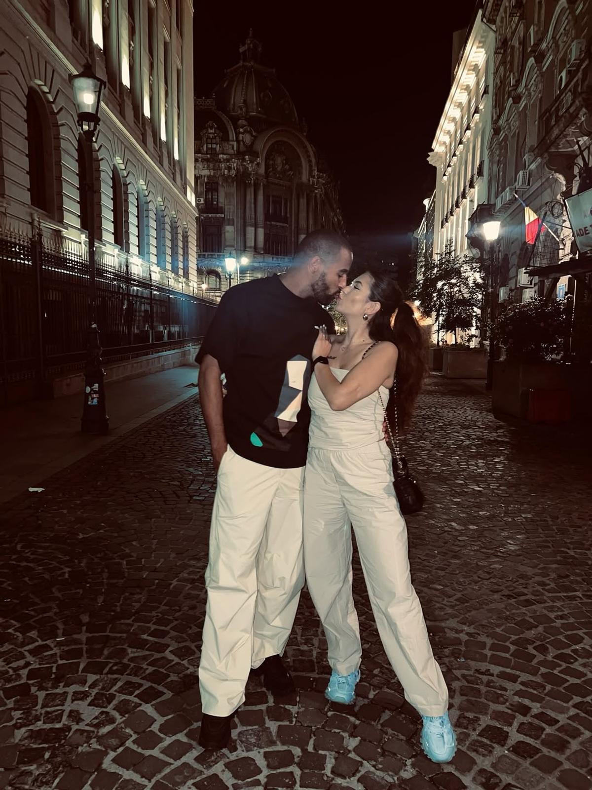 Camerunezul din poarta lui Dinamo, convins de soție să vină la București, dezvăluie ce îi place și ce l-a șocat în România: „Da, e deranjant!”