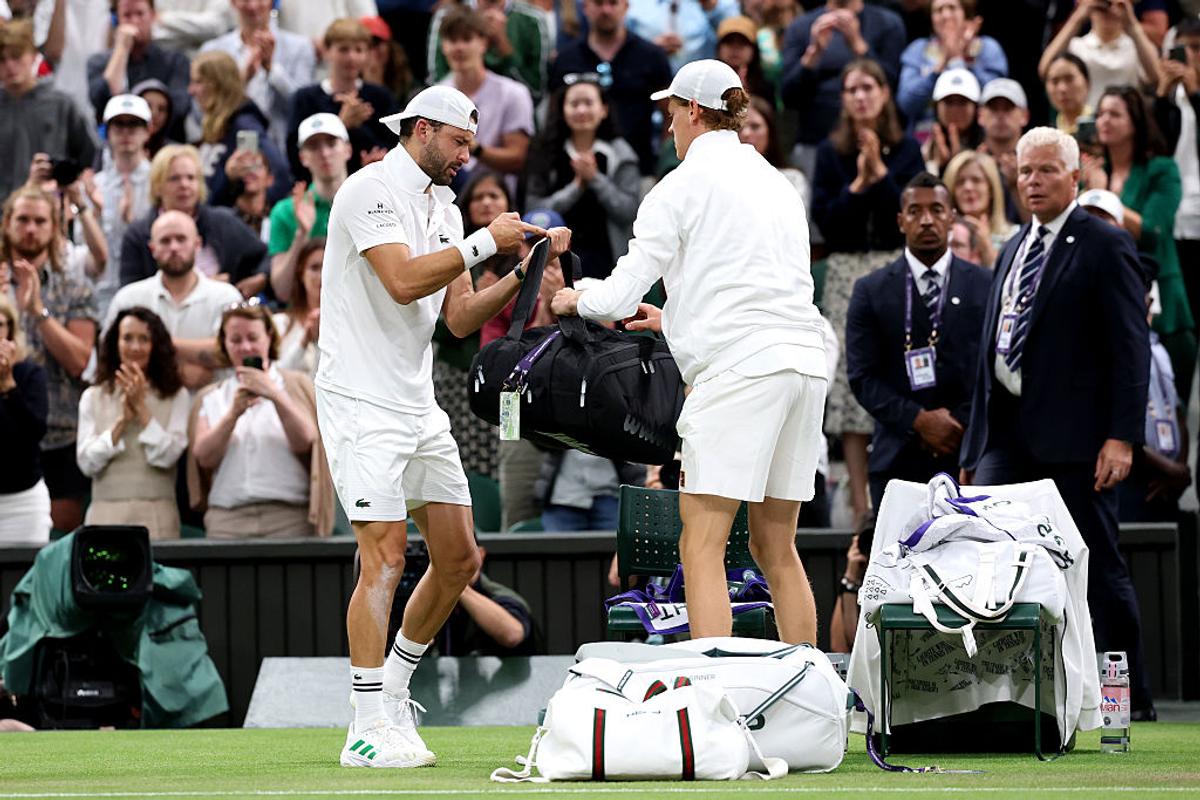 Grigor Dimitrov a abandonat meciul cu Jannik Sinner la Wimbledon