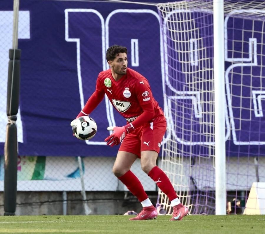 Riccardo Piscitelli în tricoul lui Ujpest FC Riccardo Piscitelli spune cine este noul atacant al lui Dinamo: „Orice adversar ar trebui să știe asta!”