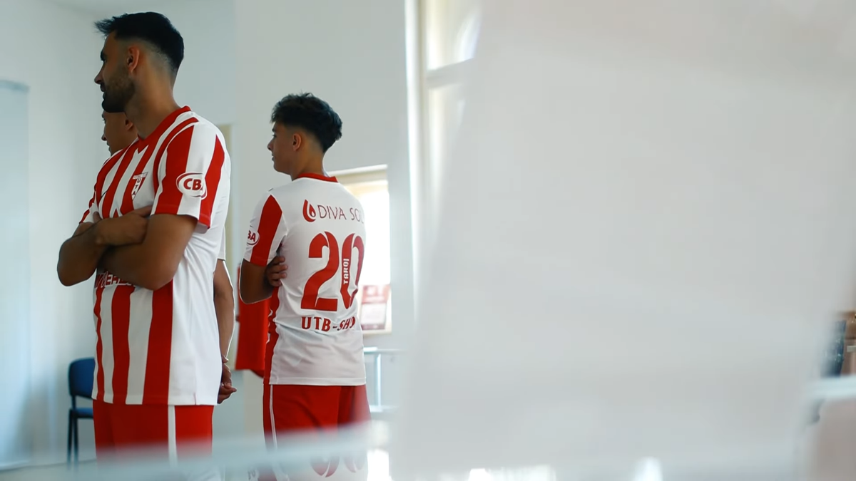Au schimbat sponsorul tehnic și au cel mai apreciat echipament din Superliga: „În sfârșit! Tricouri de legendă!”