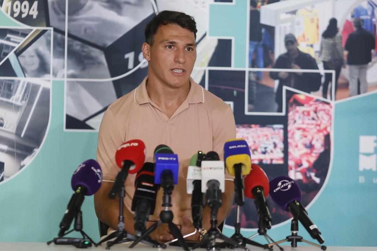 FCSB, conferință de presă și sesiune de autografe la Muzeul Fotbalului