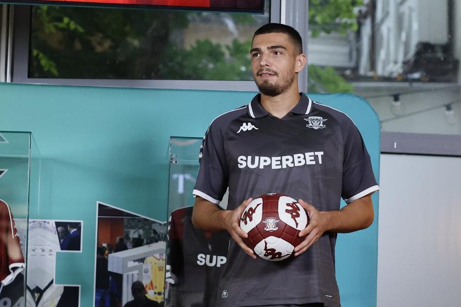 Denis Ciobotariu Foto: Cristi Preda (GSP.RO) Jucătorul de la Rapid pe lista unei formații din SUA » Cum s-ar putea produce mutarea de 1,5 milioane de euro