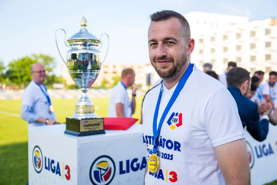 Istvan Mureșan, președinte Olimpia Satu Mare Olimpia Satu Mare se pregătește pentru Liga 2 în Ungaria, la baza construită de o legendă » 5 transferuri bifate + Ce obiectiv are: „Suntem realiști”