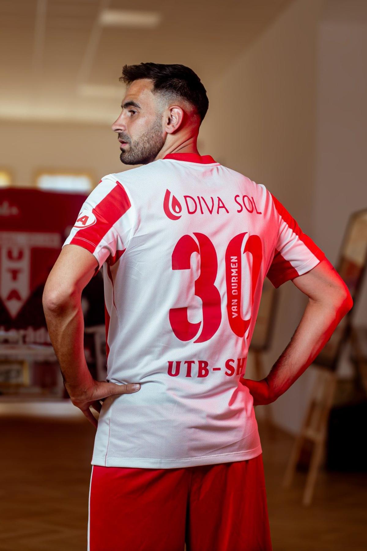 Echipament UTA Arad sezonul 2025-2026 / Foto. capturi de ecran