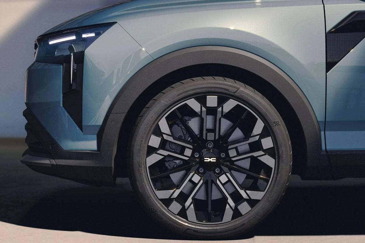 Noul model Dacia a fost lansat oficial » Premieră: produs și lansat exclusiv în altă țară! Se va bate cu Hyundai și Peugeot pentru supremație