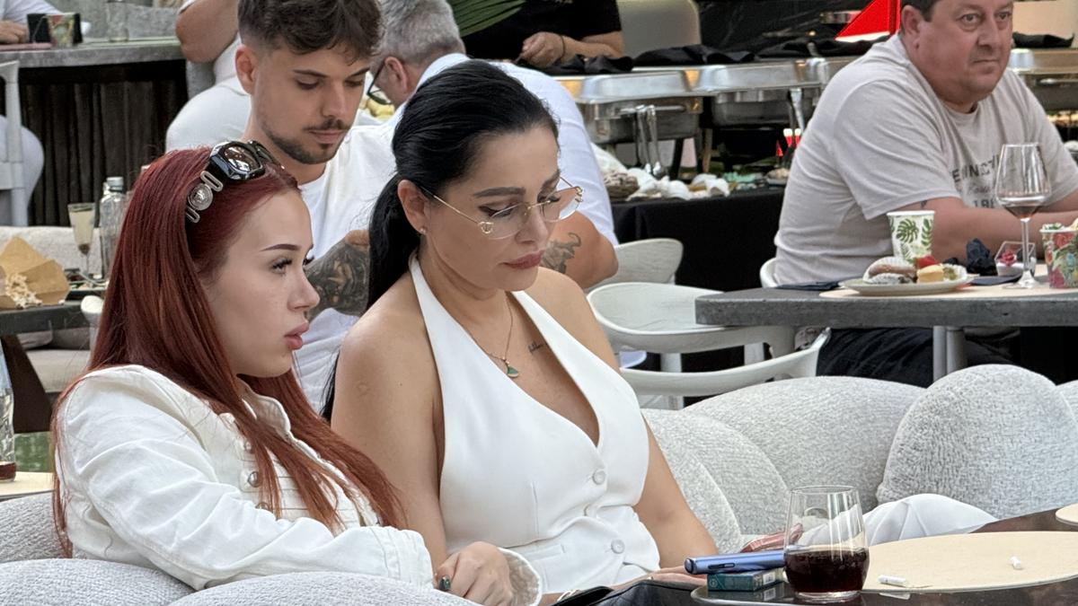 Le mai recunoști? Fostele prezentatoare ale știrilor sportive au atras toate privirile la evenimentul lui Cătălin Botezatu