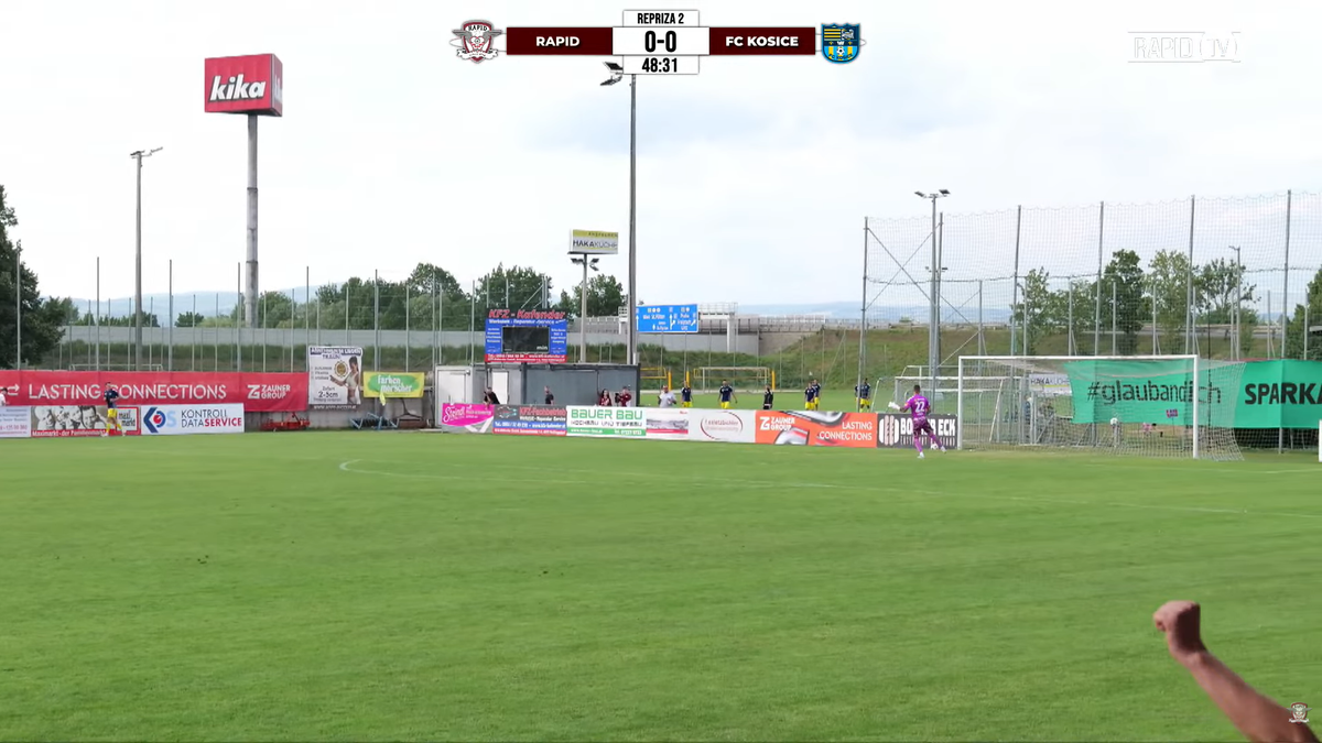 Cătălin Vulturar, gol de la mijlocul terenului în Rapid - Kosice