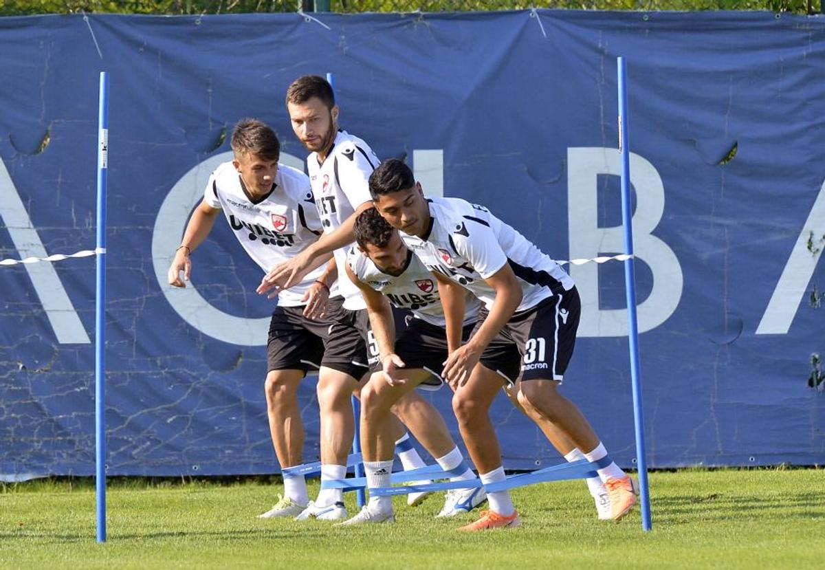 Antrenament și conferință Dinamo