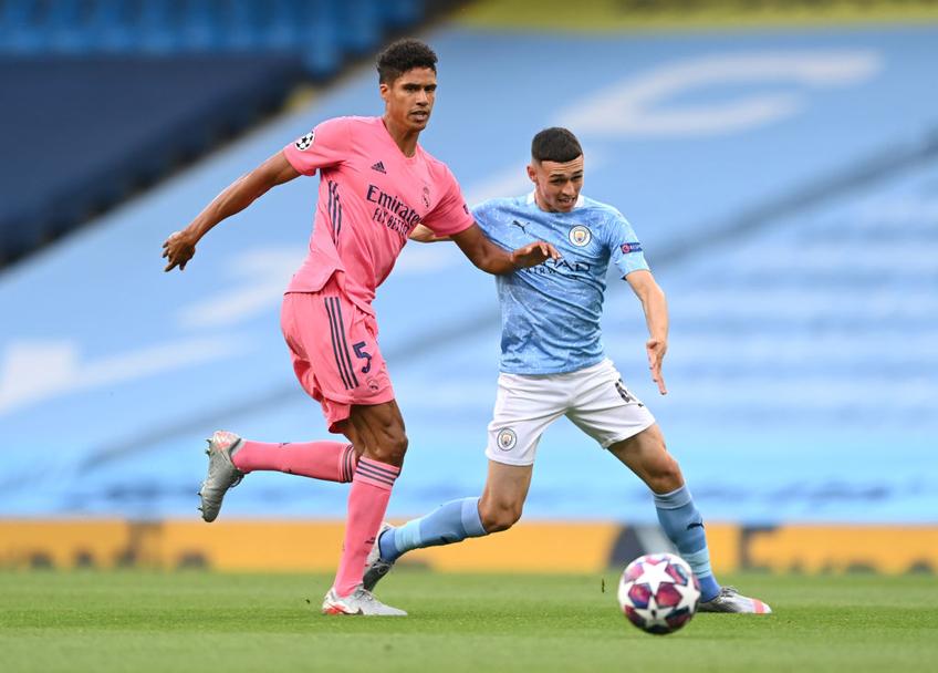 Raphael Varan, stoperul lui Real Madrid, a fost vinovat la ambele goluri ale lui Manchester City, 1-2, cu gafele sale. Cvadruplul câștigător al Ligii Campionilor le cere scuze coechipierilor: ”Sunt trist pentru ei”.