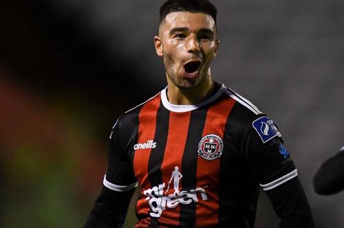Daniel Mandroiu (21 de ani), mijlocașul ofensiv al lui Bohemians (Irlanda), nu a jucat în meciul cu Dundalk (2-1) dintr-un motiv mai puțin obișnuit // Sursă foto: Twitter @Bohemians
