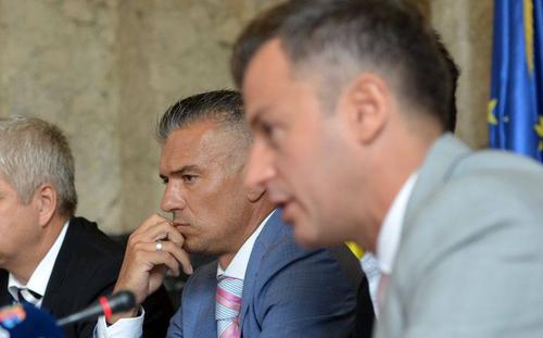 Ovidiu Burcă (dreapta) nu mai este directorul general al Rapidului.