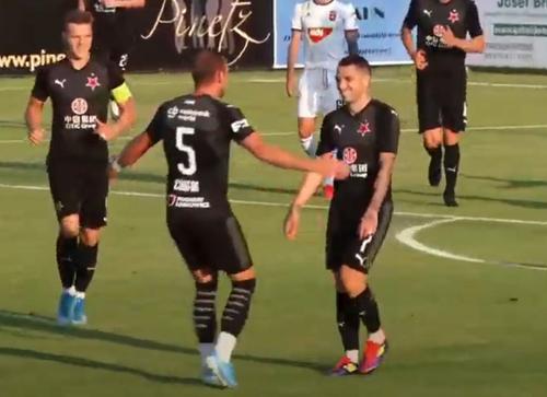 Nicolae Stanciu (27 de ani) a marcat un gol senzațional în meciul amical dintre Slavia Praga și MOL Vidi, scor 3-1.