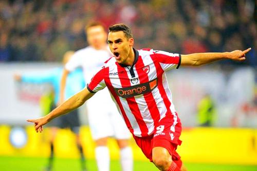 Atacantul croat Ivan Pesic (28 de ani), în trecut la Dinamo, a semnat cu ucrainenii de la Vorskla Poltava.