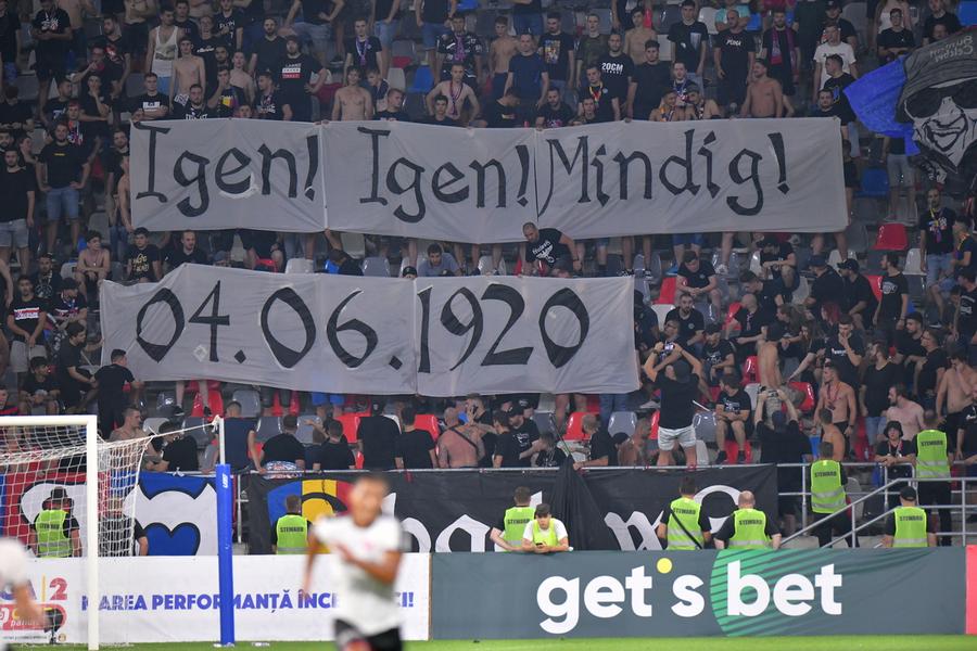 Bannerul despre Trianon al celor de la CSA Steaua Ce se întâmplă cu finanțarea de la Budapesta pentru fotbalul românesc? Ludovic Orban: „Nu poate fi acordată pe criterii etnice!”