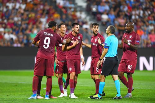 Manșa decisivă dintre Young Boys Berna  - CFR Cluj, din turul 3 preliminar al Ligii Campionilor, va fi arbitrată de turcul Cuneyt Cakir (44 de ani).