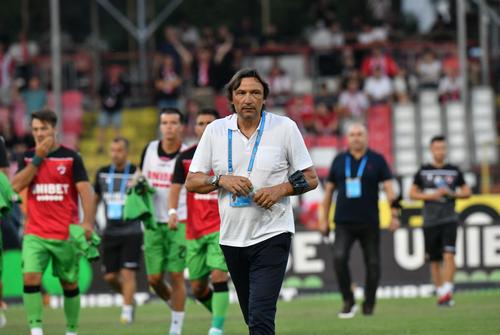 Dinamo a fost învinsă de Chindia Târgoviște, scor 0-1. Dario Bonetti (60 de ani) a vorbit din nou despre problemele fizice ale elevilor săi.
