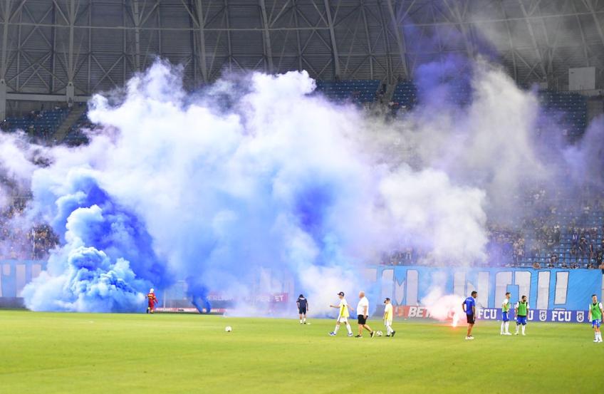 Jandarmeria Română a sancționat opt persoane cu interzicerea accesului pe stadioane, din cauza comportamentului avut la partida FCU Craiova - CS Universitatea Craiova, scor 1-2.