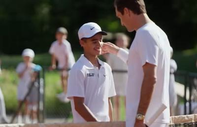 Roger Federer, moment special alături de un fan » Promisiune respectată după 5 ani