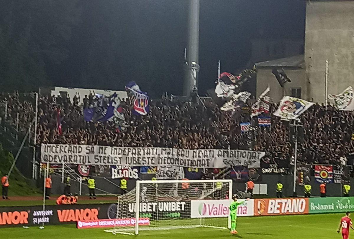 Peluza Sud Steaua, la datorie la Chindia - Steaua: ultrașii au luat cu asalt Târgoviște