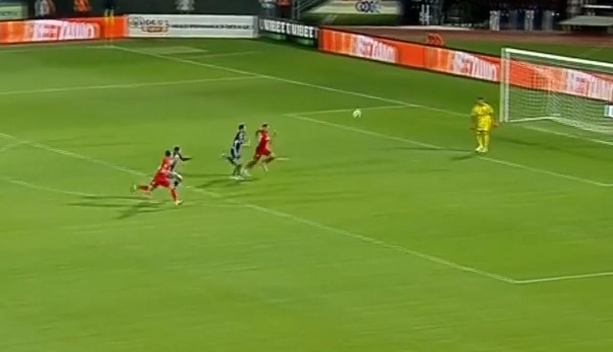 Penalty incredibil dictat în Chindia - CSA Steaua