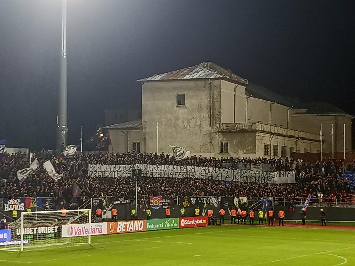 Penalty dictat în Chindia - CSA Steaua după 50 de secunde! Fostul atacant de la Dinamo, decisiv în startul meciului