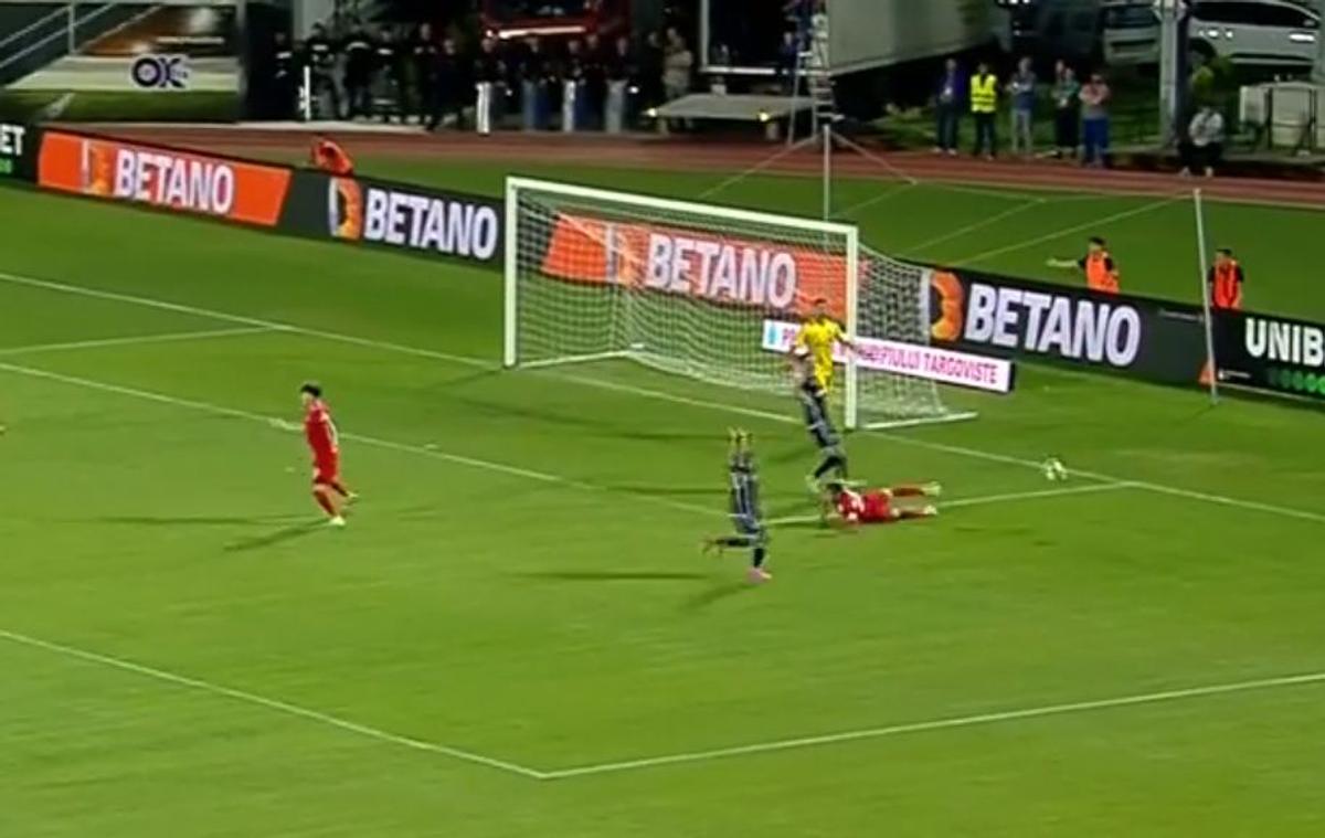 Penalty incredibil dictat în Chindia - CSA Steaua