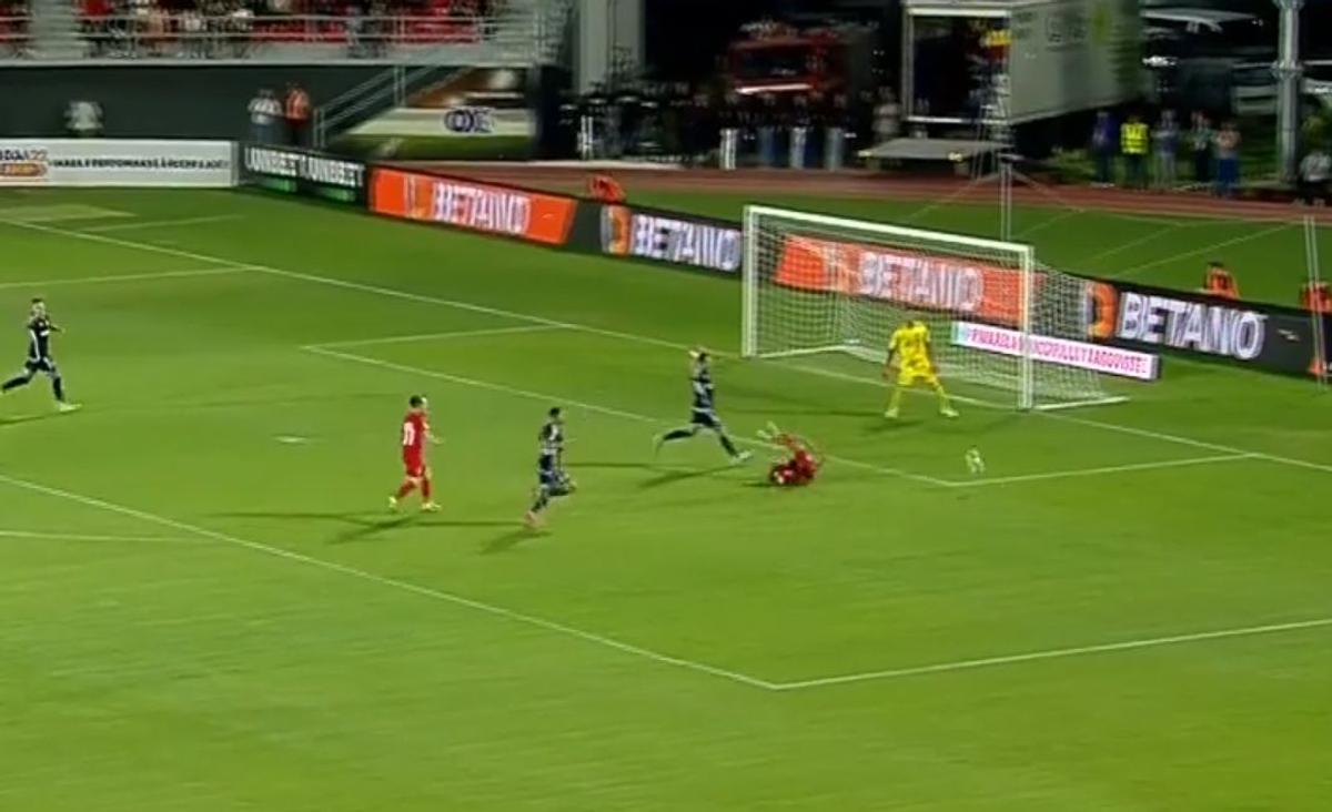 Penalty incredibil dictat în Chindia - CSA Steaua