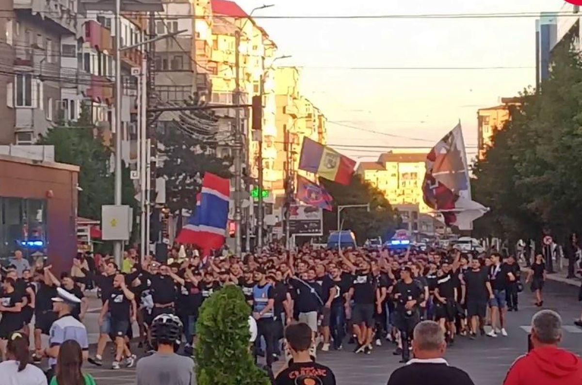 Ce descătușare! Golul lui Chipirliu a declanșat „nebunia” la Târgoviște: Daniel Oprița nu s-a mai abținut și a mers spre fanii adverși