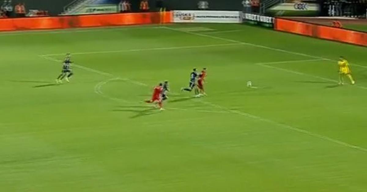 Penalty incredibil dictat în Chindia - CSA Steaua