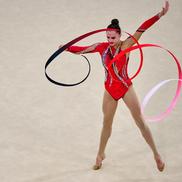 Annaliese Drăgan, în calificările de la gimnastică ritmică, în Arena Porte de La Chapelle din Paris / FOTO: Raed Krishan (GSP.ro)