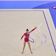 Annaliese Drăgan, în calificările de la gimnastică ritmică, în Arena Porte de La Chapelle din Paris / FOTO: Raed Krishan (GSP.ro)
