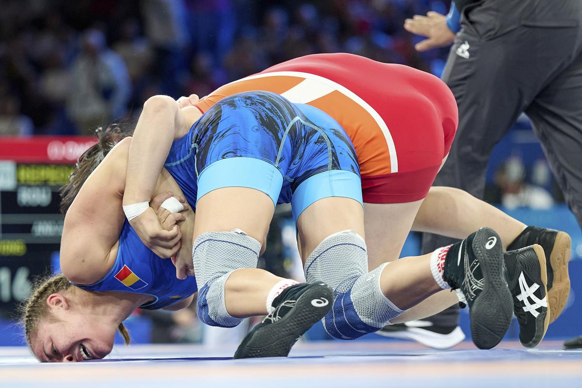 Incredibil: a concurat cu ruptură de menisc suferită în urmă cu o săptămână! » Andreea Ana, învinsă în recalificările categoriei 53 kg