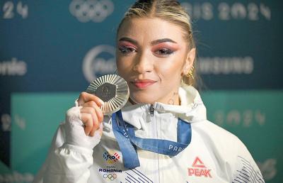 Mihaela Cambei, medalie de argint la Paris în competiția categoriei 49 kg » Chinezoaica i-a luat aurul la ultima încercare