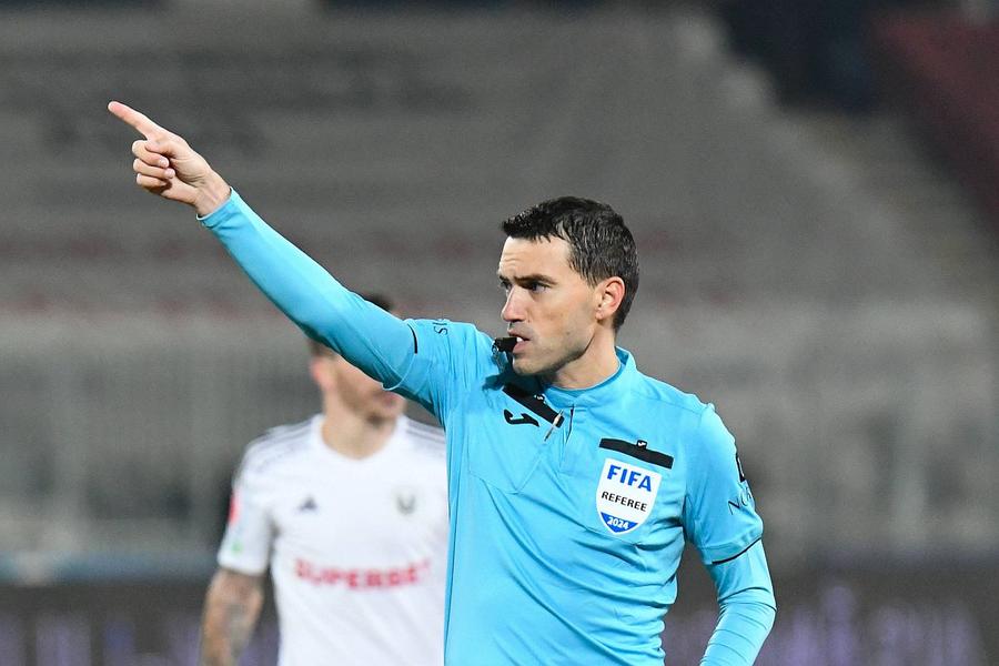 Topul în care Ovidiu Hațegan este în elită » Se află la egalitate cu legendarul Pierluigi Collina + unde este Kyros Vassaras