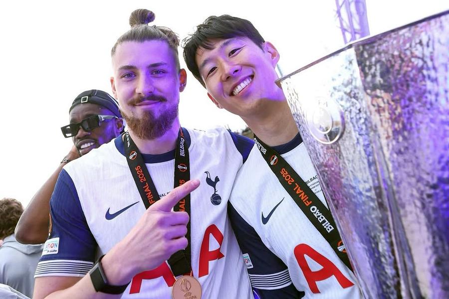 Spurs l-a pierdut pe căpitanul Heung-Min Son în această vară. Sud-coreeanul a mers în SUA, la LAFC Premier League la start » Ghidul complet: favorite la titlu, transferuri, echipe-tip și câteva întrebări-cheie