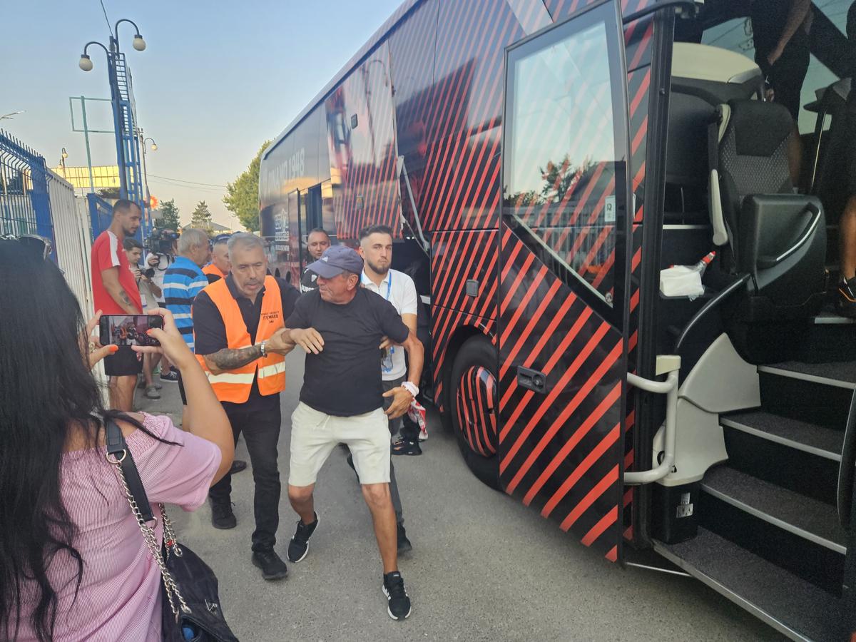 Metaloglobus - Dinamo, imagini înaintea partidei de la Clinceni