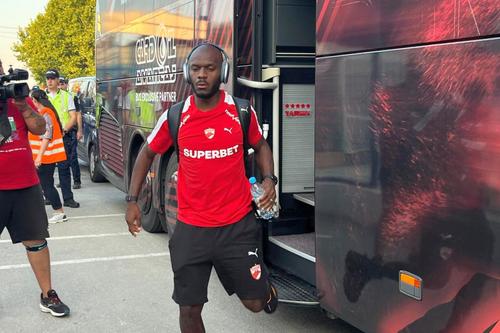Jordan Ikoko debutează pentru Dinamo în această seară