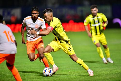 Cătălin Cîrjan, în Metaloglobus - Dinamo. FOTO: Cristi Preda