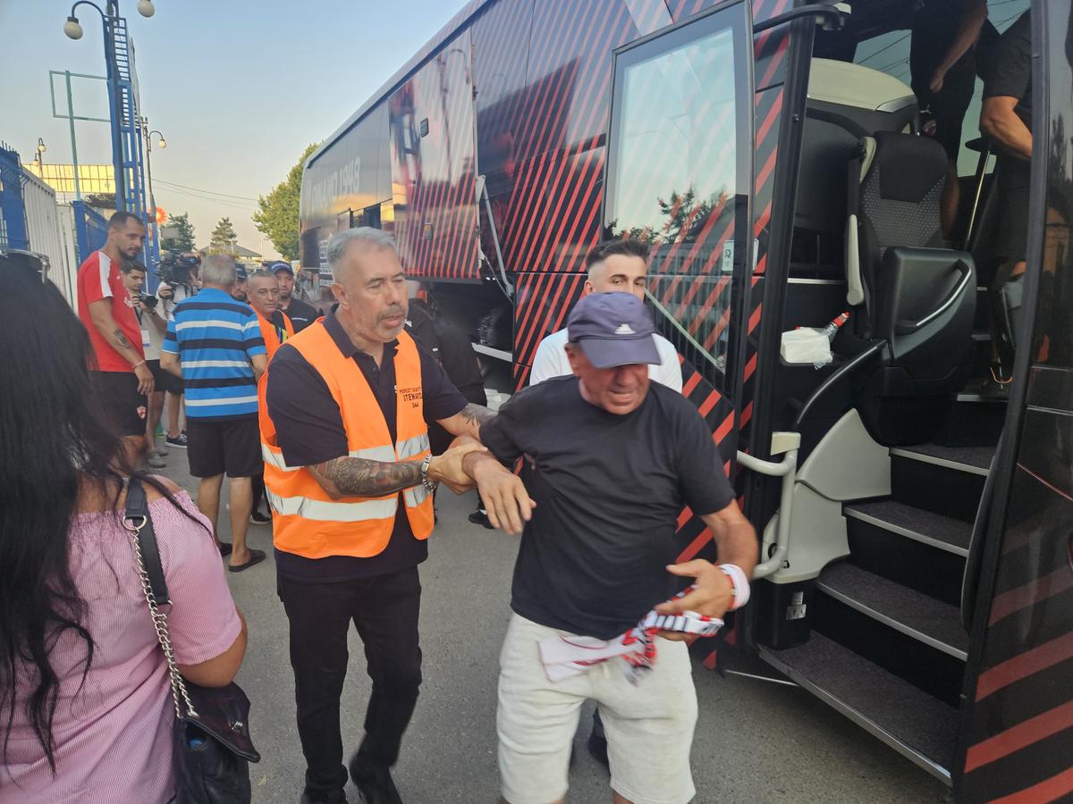 Metaloglobus - Dinamo, imagini înaintea partidei de la Clinceni