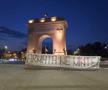 Sute de astfel de colante, cu mesajul „Armanta ne minte!” au fost lipite prin diverse locuri din București