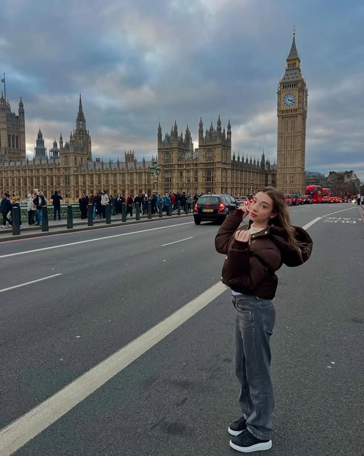 Iubita internaționalului român a furat toate privirile la prezentarea din Scoția: „Începutul unui nou capitol!”