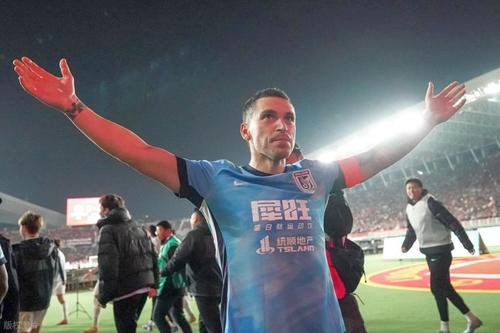Nicolae Stanciu, gol de trei puncte pentru Dalian Yingbo // FOTO: X