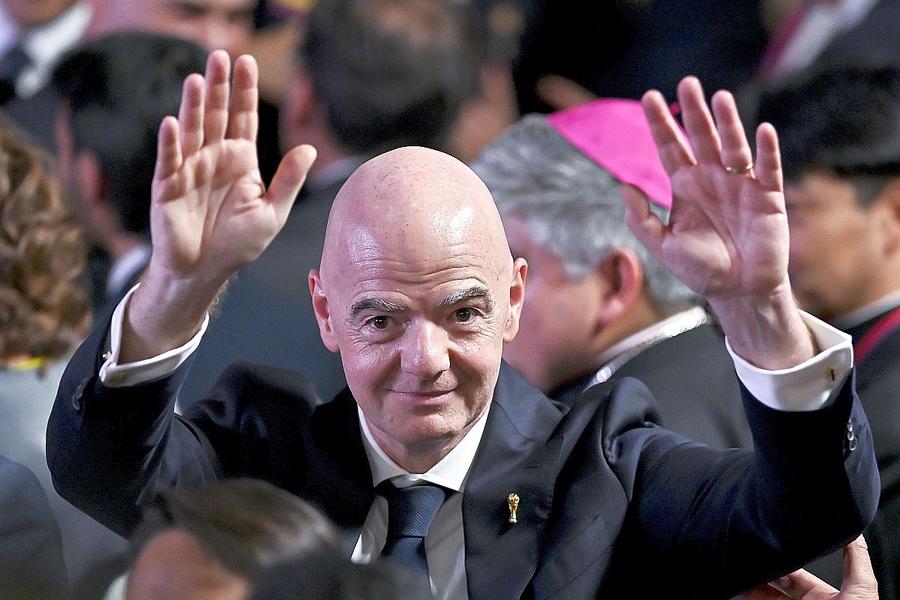 Gianni Infantino // foto: Imago Images Gianni Infantino mai are și susținători! » Samuel Eto'o îl apără pe președintele FIFA: „Nu a făcut nimic greșit!”