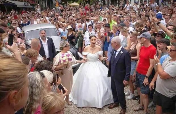 Epic fail » Mii de oameni au venit la „nunta” lui Cristiano Ronaldo și au avut parte de o MARE surpriză!