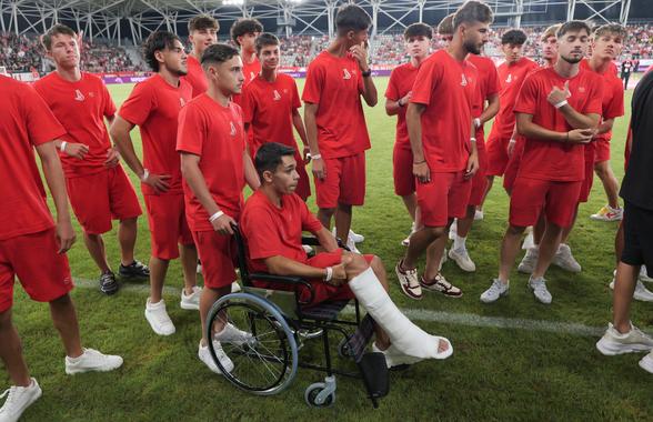 Momente emoționante pe „Arc”! Jucătorii de la Dinamo 2, implicați în gravul accident rutier, aplaudați de un stadion plin