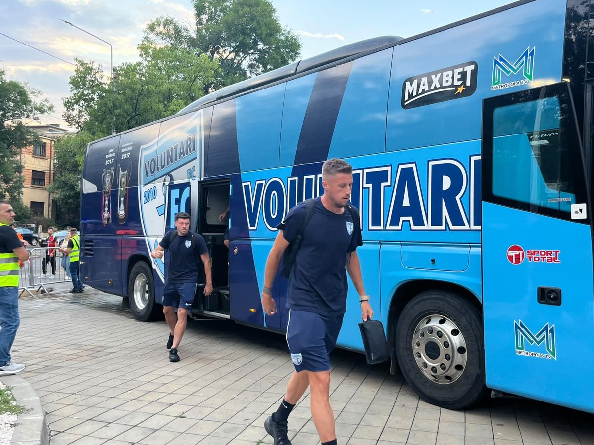 Dinamo - Voluntari, imagini înaintea partidei de pe stadionul Arcul de Triumf