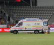 Panică în Dinamo - FC Voluntari! S-a prăbușit pe teren și a fost nevoie de intervenția ambulanței