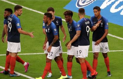 Franţa - Albania 4-1 » VIDEO Le-au umplut plasa! Cine e jucătorul aplaudat în picioare la schimbare